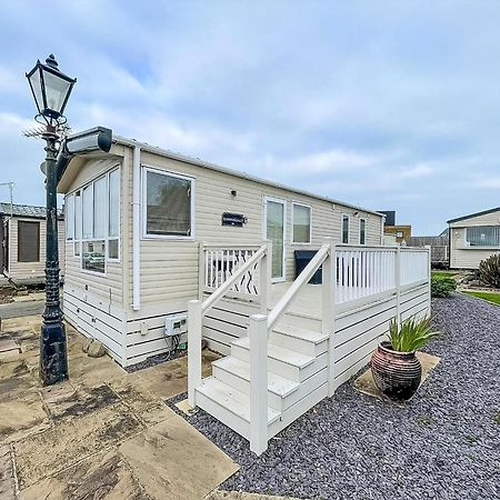 Lovely 6 Berth Caravan With Decking And Wifi In Kent, Ref 47017C Hotel วิทสเตเบิล ภายนอก รูปภาพ