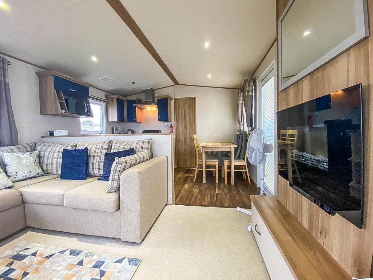 Lovely 6 Berth Caravan With Decking And Wifi In Kent, Ref 47017C Hotel วิทสเตเบิล ภายนอก รูปภาพ