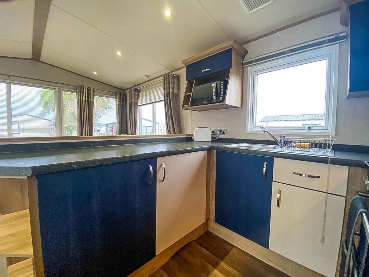 Lovely 6 Berth Caravan With Decking And Wifi In Kent, Ref 47017C Hotel วิทสเตเบิล ภายนอก รูปภาพ