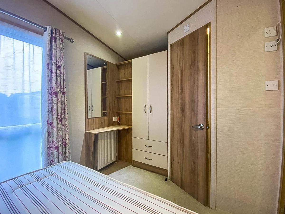Lovely 6 Berth Caravan With Decking And Wifi In Kent, Ref 47017C Hotel วิทสเตเบิล ภายนอก รูปภาพ