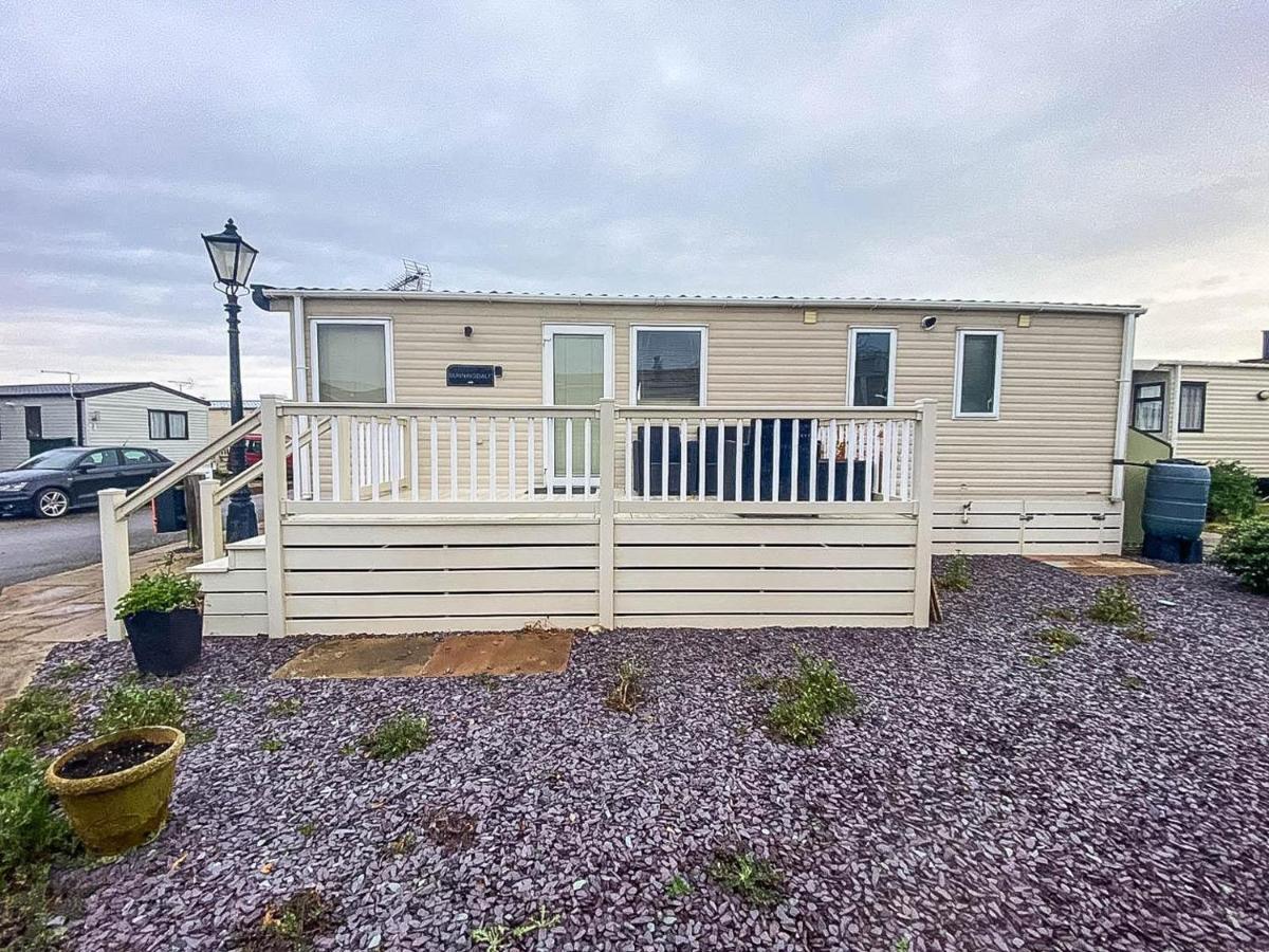 Lovely 6 Berth Caravan With Decking And Wifi In Kent, Ref 47017C Hotel วิทสเตเบิล ภายนอก รูปภาพ