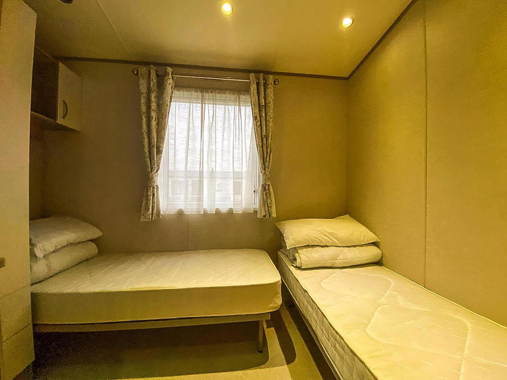 Lovely 6 Berth Caravan With Decking And Wifi In Kent, Ref 47017C Hotel วิทสเตเบิล ภายนอก รูปภาพ