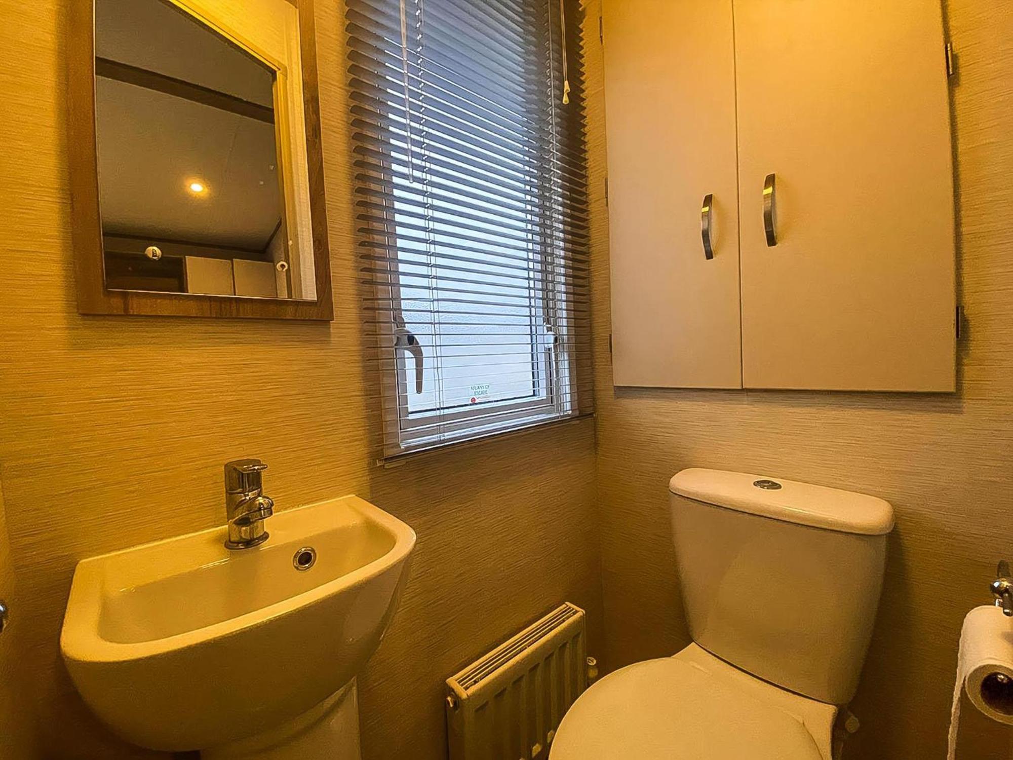 Lovely 6 Berth Caravan With Decking And Wifi In Kent, Ref 47017C Hotel วิทสเตเบิล ภายนอก รูปภาพ