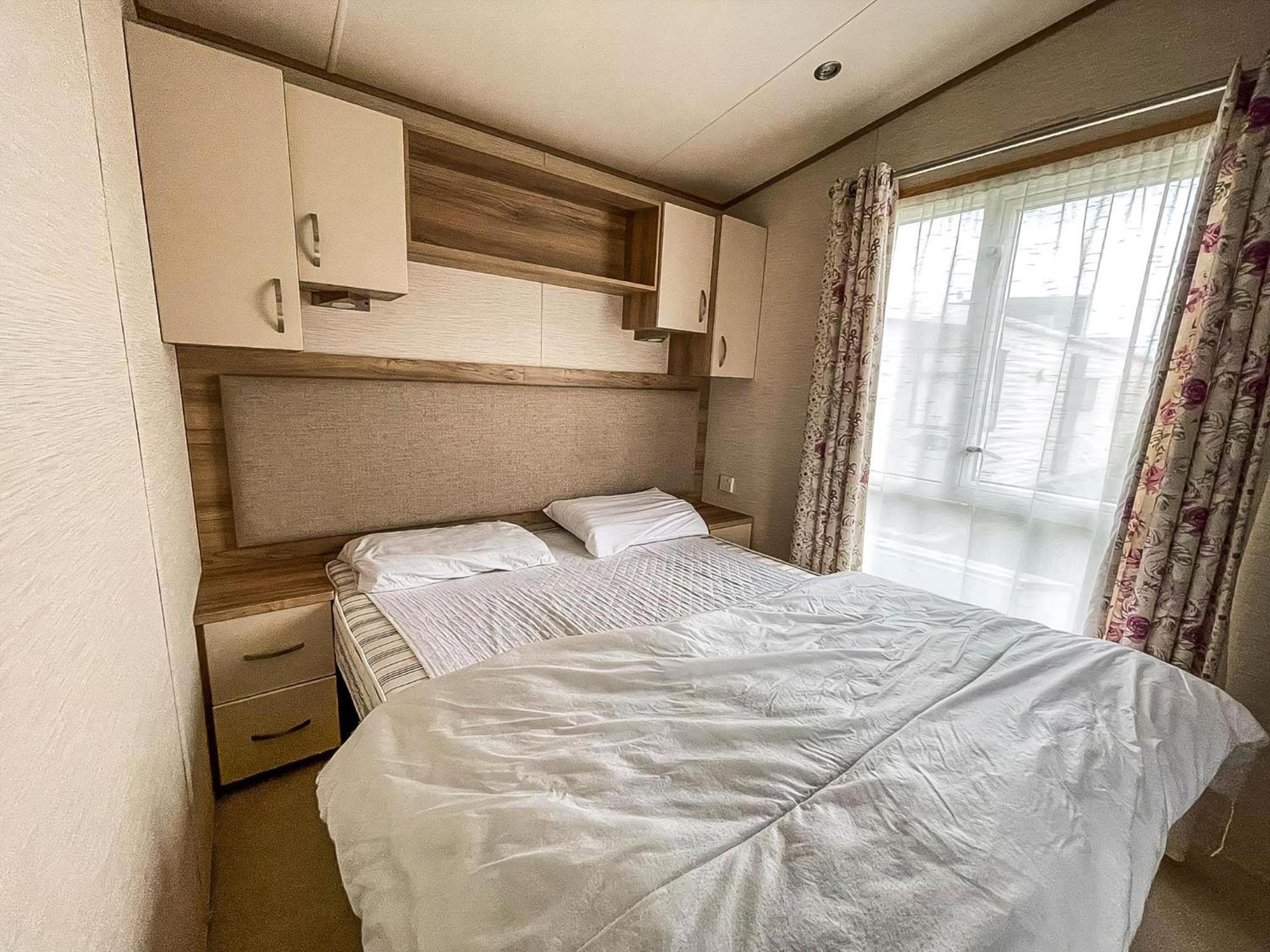 Lovely 6 Berth Caravan With Decking And Wifi In Kent, Ref 47017C Hotel วิทสเตเบิล ภายนอก รูปภาพ